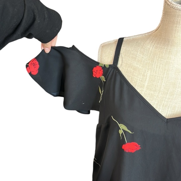 Ashley Graham Beyond Short Sleeve Cold Shoulder Mini Dress Black Red Floral M - Picture 3 of 12